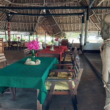 Funky Squids Beach Resort Bagamoyo Exteriör bild