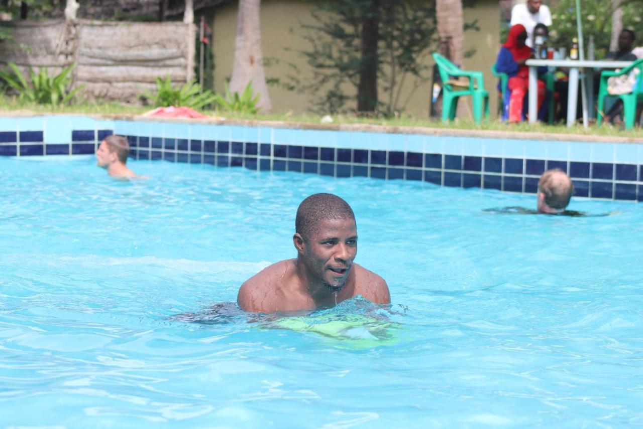 Funky Squids Beach Resort Bagamoyo Exteriör bild