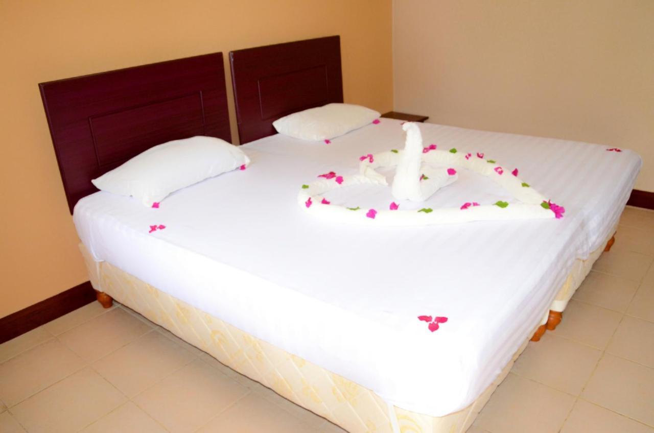 Funky Squids Beach Resort Bagamoyo Exteriör bild