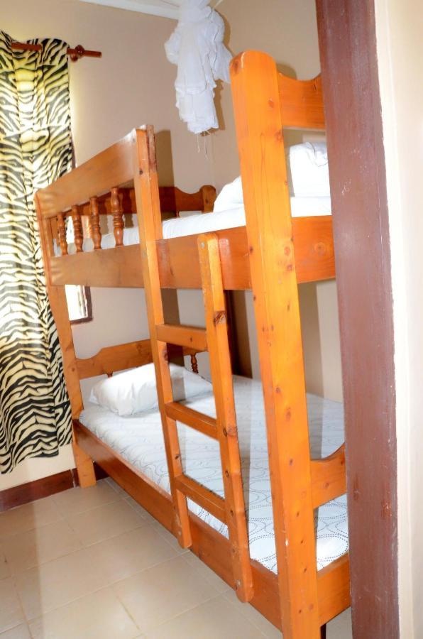Funky Squids Beach Resort Bagamoyo Exteriör bild