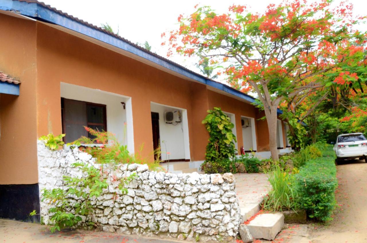 Funky Squids Beach Resort Bagamoyo Exteriör bild